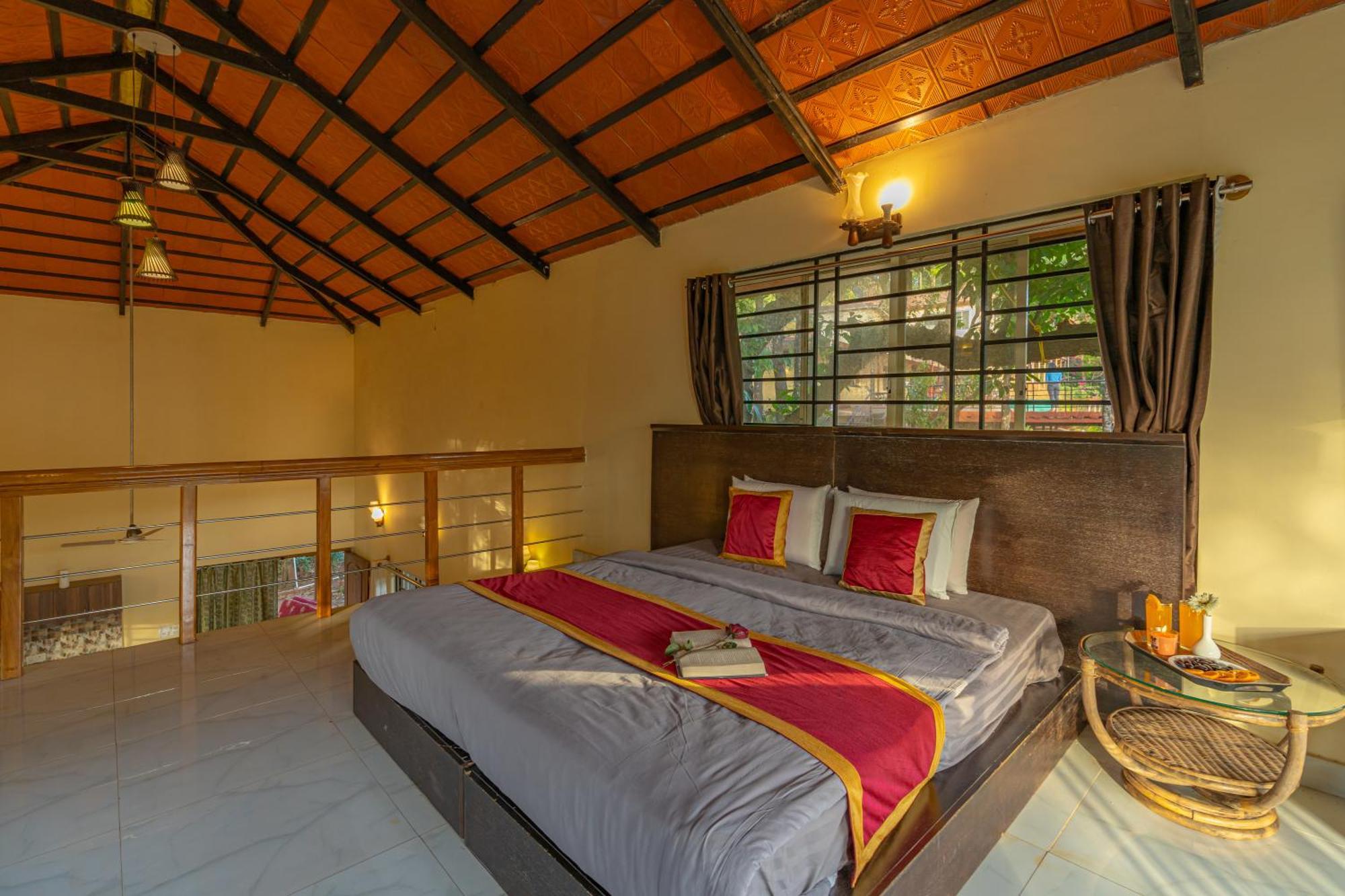 Q Swarga Retreat Hotel Attigundi Kültér fotó
