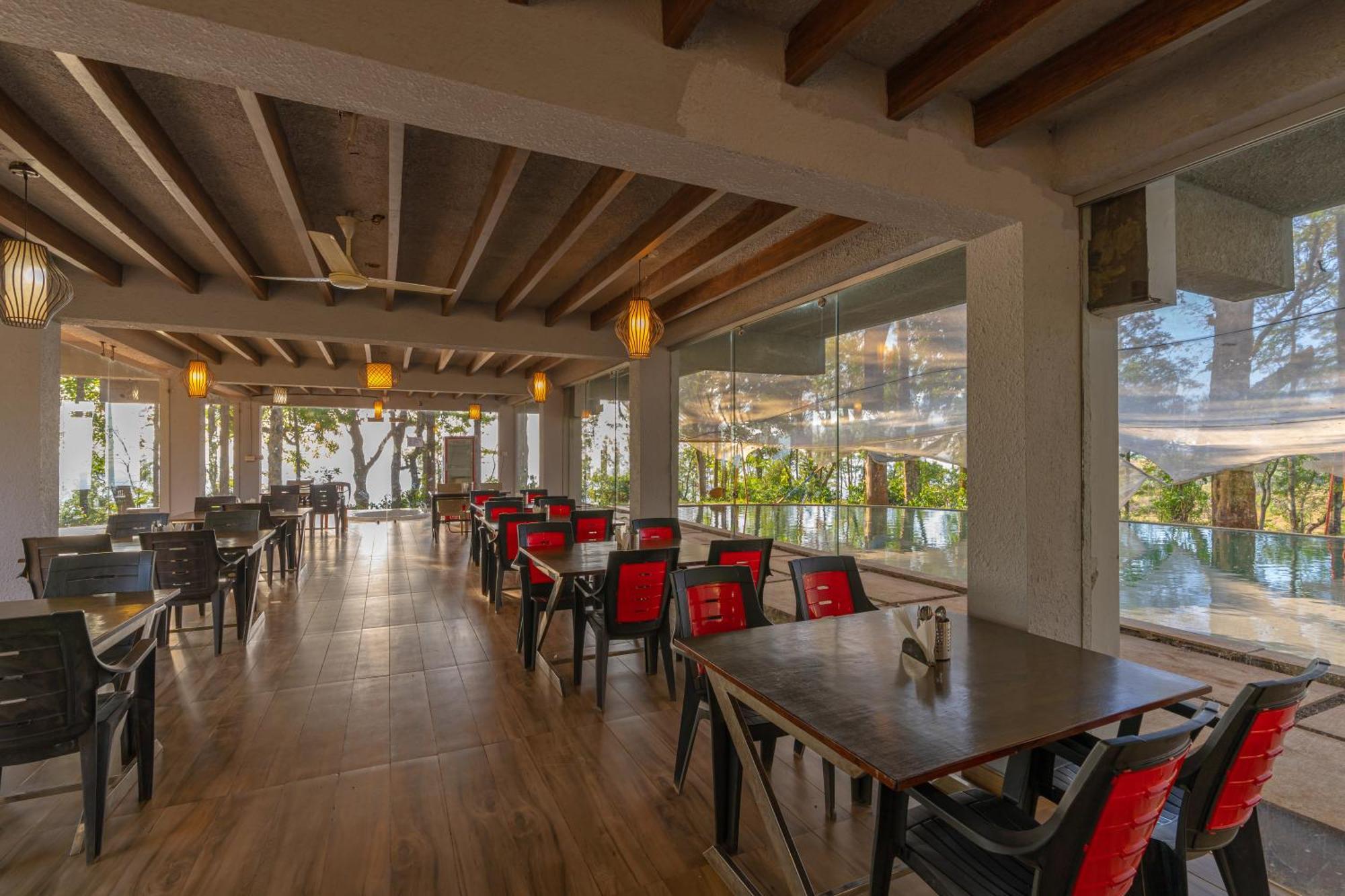 Q Swarga Retreat Hotel Attigundi Kültér fotó