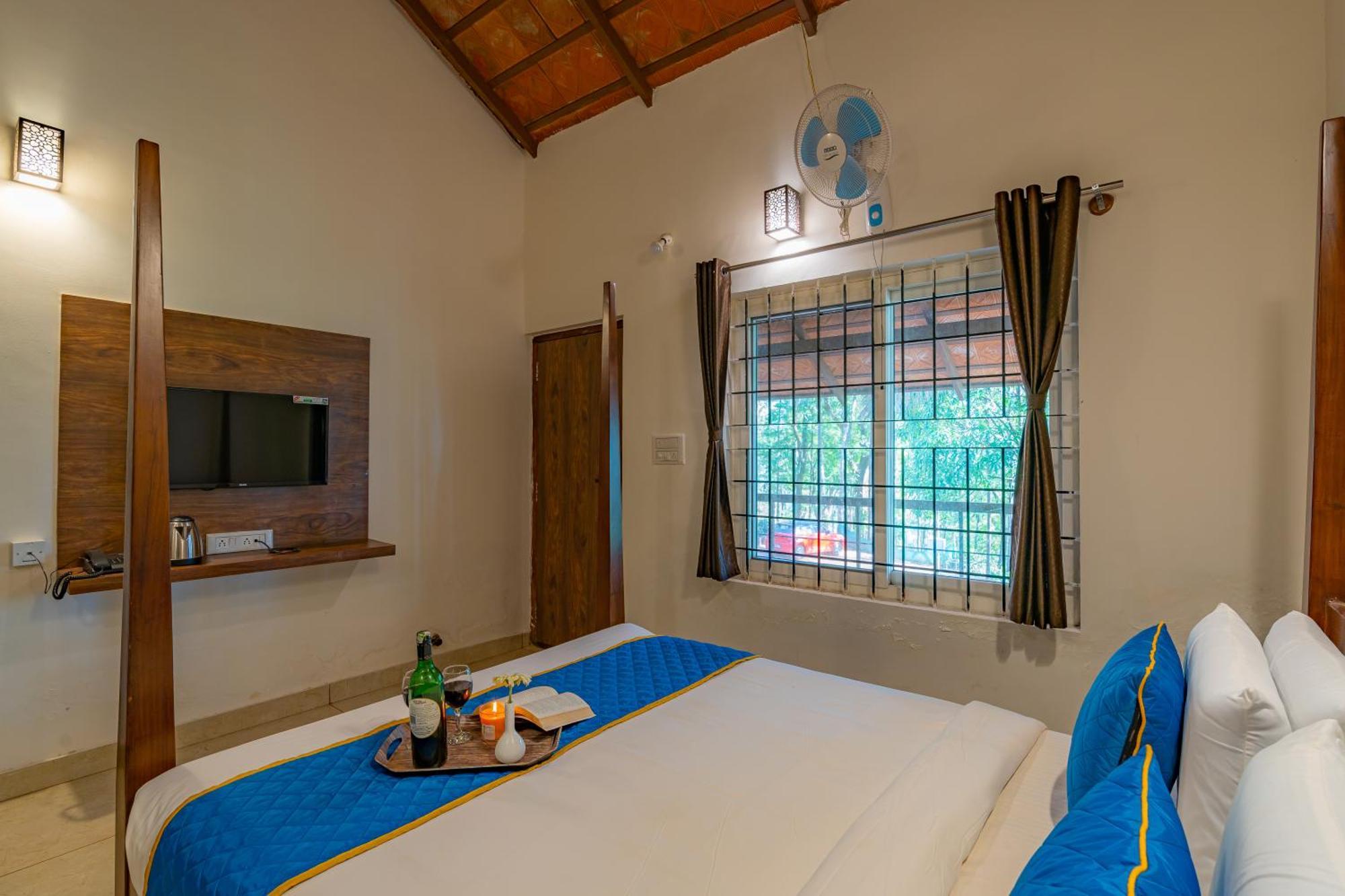 Q Swarga Retreat Hotel Attigundi Kültér fotó