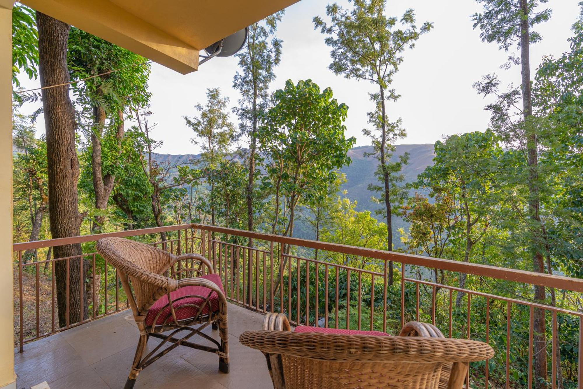 Q Swarga Retreat Hotel Attigundi Kültér fotó