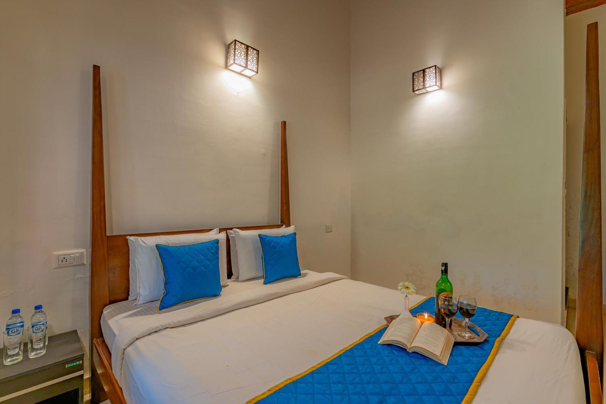 Q Swarga Retreat Hotel Attigundi Kültér fotó