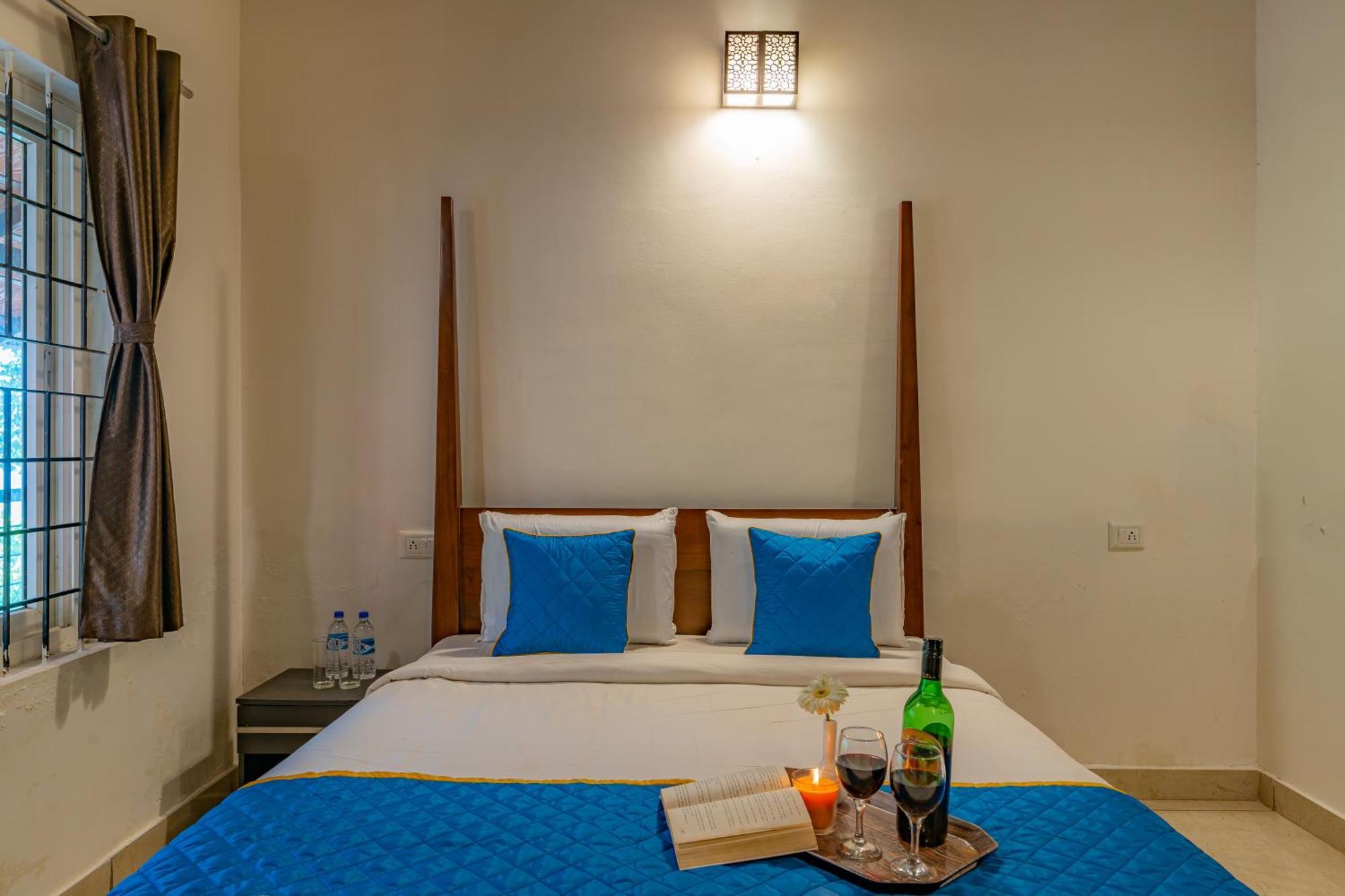 Q Swarga Retreat Hotel Attigundi Kültér fotó