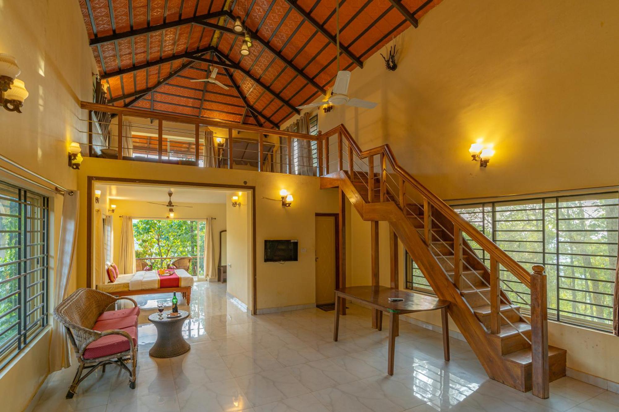 Q Swarga Retreat Hotel Attigundi Kültér fotó