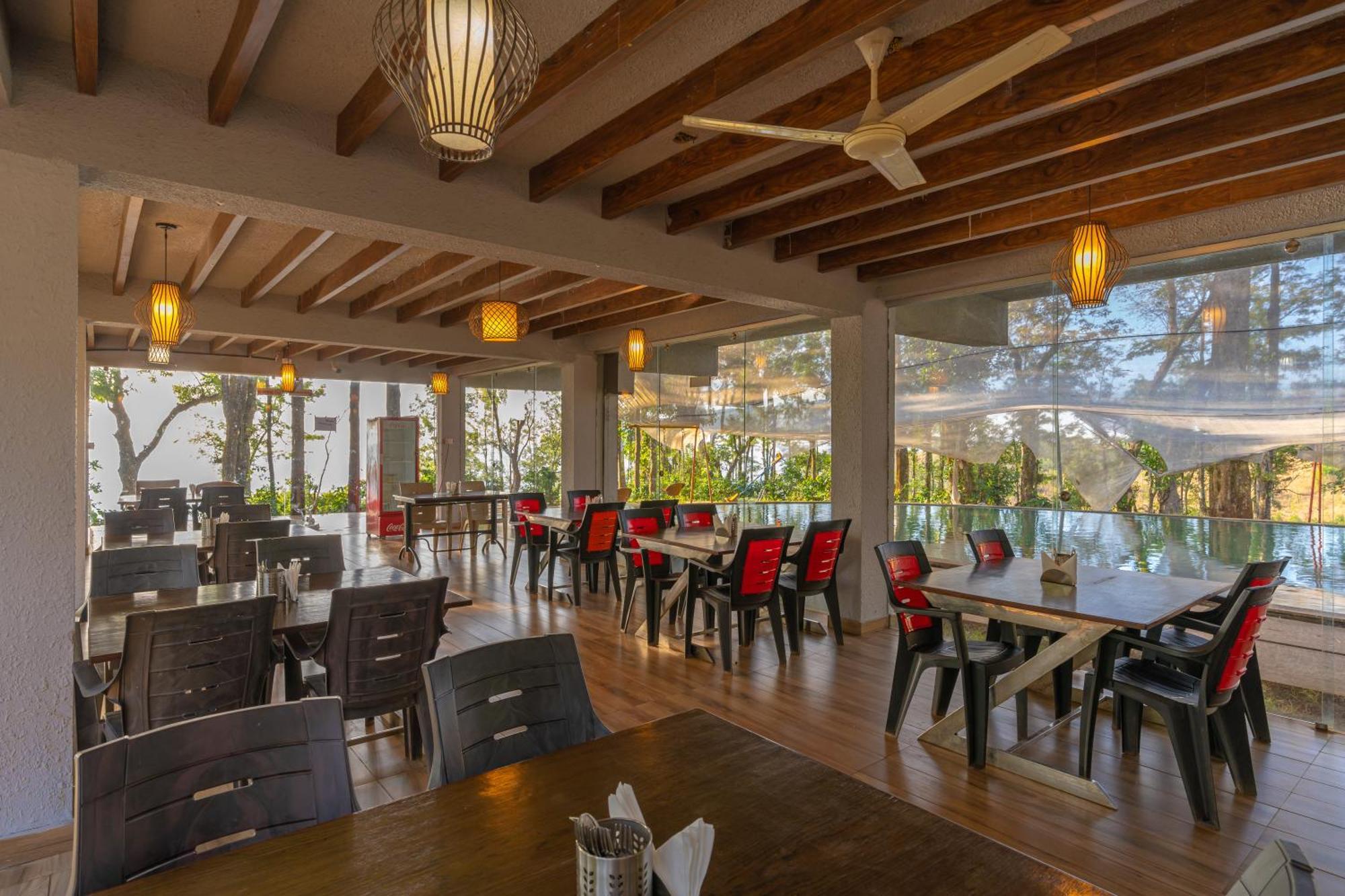 Q Swarga Retreat Hotel Attigundi Kültér fotó